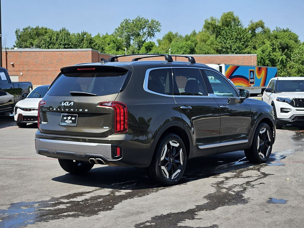 Used 2025 Kia Telluride S AWD/4WD image 4