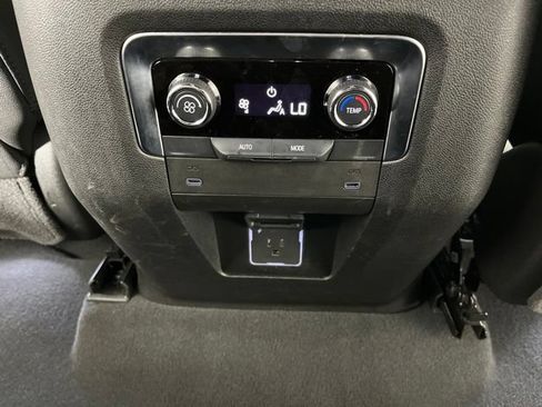 Used 2025 Chevrolet Tahoe LT AWD/4WD image 45