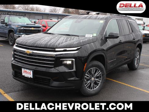 New 2026 Chevrolet Traverse LT w/ Driver Confidence Package AWD/4WD image 1
