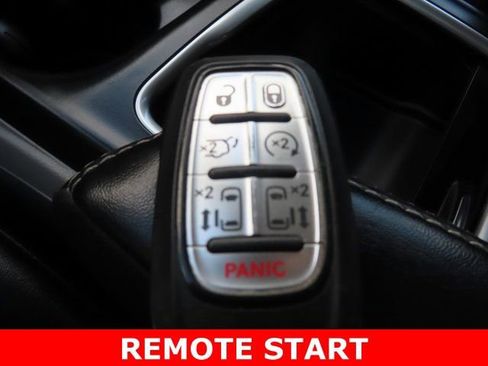 Used 2024 Chrysler Pacifica Touring-L image 38