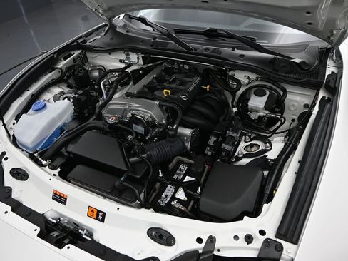 Used 2022 MAZDA MX-5 Miata RF Grand Touring image 11