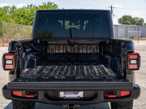 Used 2026 Jeep Gladiator Rubicon AWD/4WD image 24