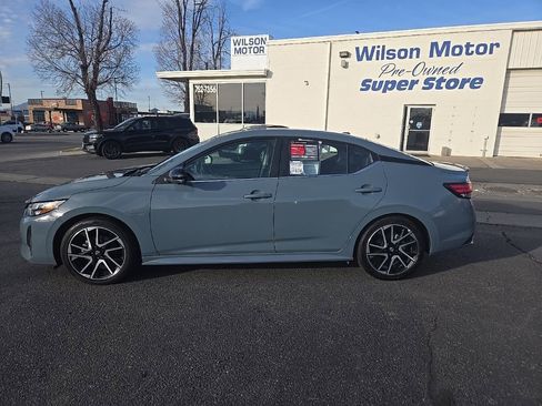 Used 2024 Nissan Sentra SR w/ SR Premium Package image 9