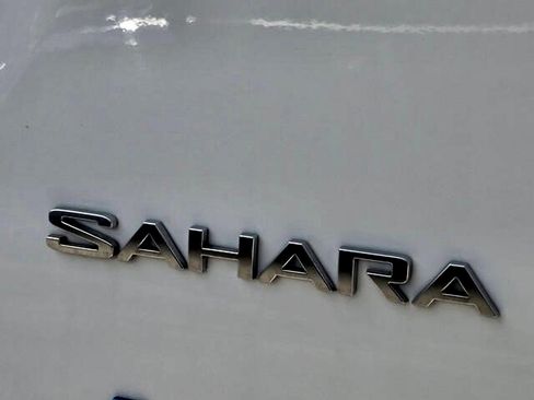 Used 2024 Jeep Wrangler Unlimited Sahara AWD/4WD image 11