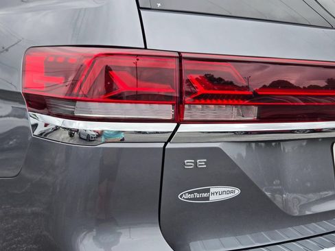 Used 2025 Volkswagen Atlas SE FWD image 7