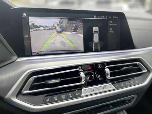 Used 2022 BMW X5 xDrive40i w/ Executive Package image 27