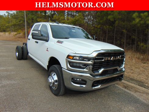 New 2026 RAM 3500 Tradesman AWD/4WD image 17