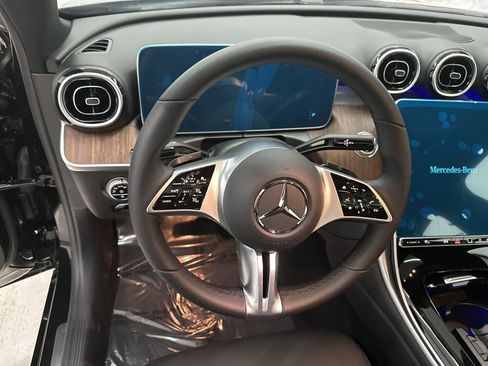 Used 2025 Mercedes-Benz C 300 Sedan image 10