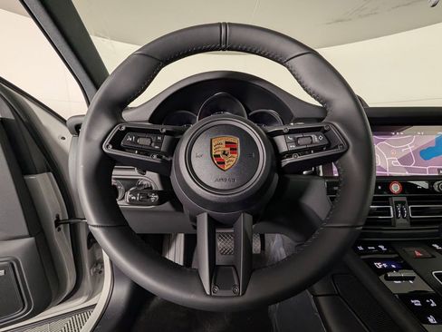 New 2026 Porsche Macan image 36