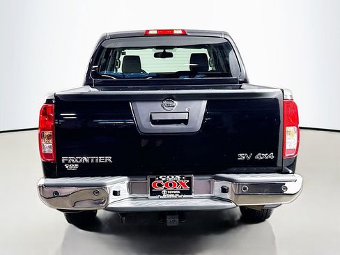 Used 2013 Nissan Frontier SV AWD/4WD image 6
