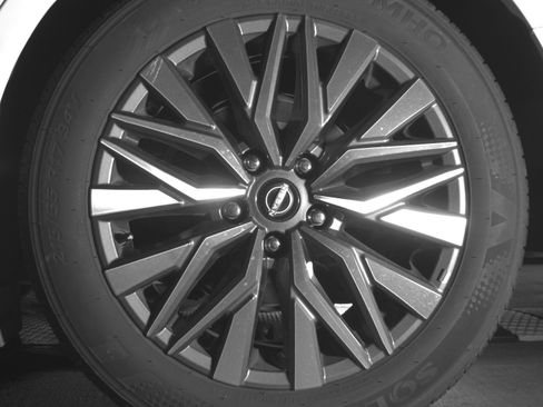 Used 2025 Nissan Altima 2.5 SV FWD image 14