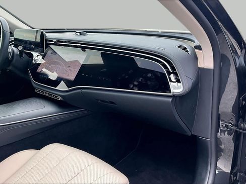 Certified 2025 Mercedes-Benz E 350 4MATIC Sedan image 19