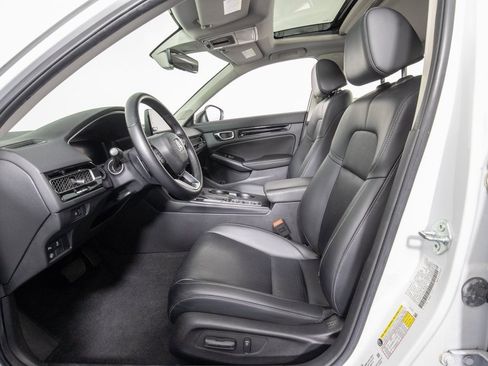 Used 2022 Honda Civic Touring image 9