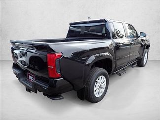 Used 2024 Toyota Tacoma SR5 AWD/4WD video 4