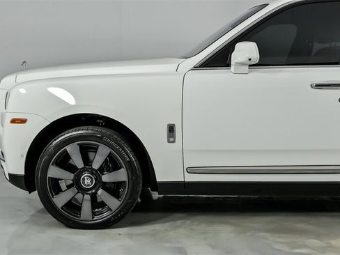 Used 2023 Rolls-Royce Cullinan w/ Leather Finishing Pack AWD/4WD image 6