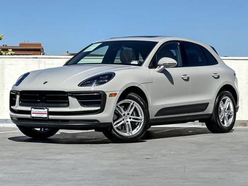 Certified 2026 Porsche Macan AWD/4WD image 1
