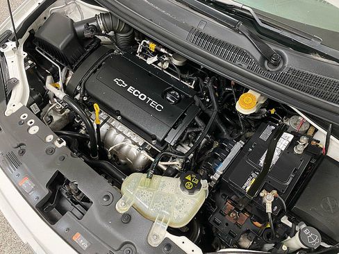 Used 2013 Chevrolet Sonic LT image 18