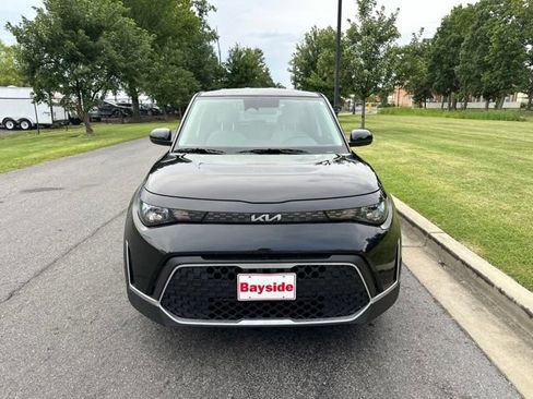 Certified 2025 Kia Soul LX w/ LX Technology Package FWD image 4