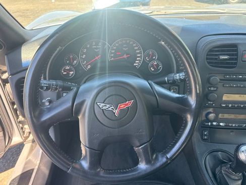Used 2005 Chevrolet Corvette Convertible w/ Preferred Equipment Group RWD image 29