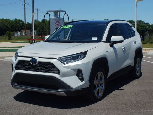 Used 2021 Toyota RAV4 Limited AWD/4WD image 26