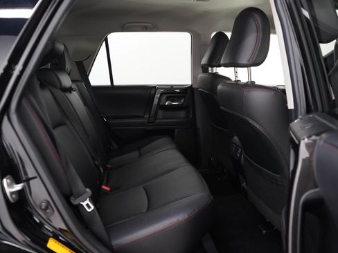 Used 2022 Toyota 4Runner TRD Off-Road Premium AWD/4WD image 12