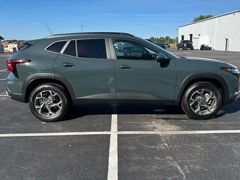 New 2025 Chevrolet Trax LT w/ LT Convenience Package image 8