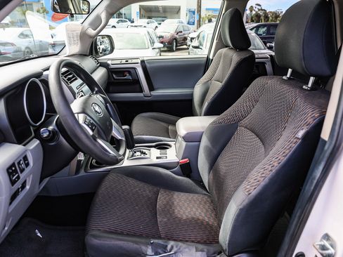 Used 2013 Toyota 4Runner SR5 w/ Convenience Pkg RWD image 9