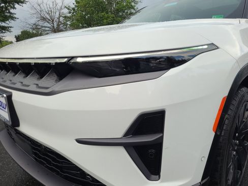 New 2025 Jeep Wagoneer S Launch Edition image 26