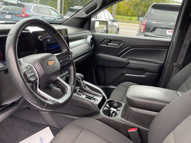 Used 2023 Chevrolet Colorado LT w/ LT Convenience Package II AWD/4WD image 5