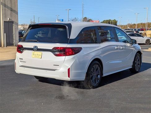 New 2026 Honda Odyssey Touring image 6