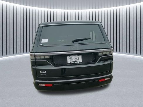 New 2026 Jeep Grand Wagoneer 4WD image 9