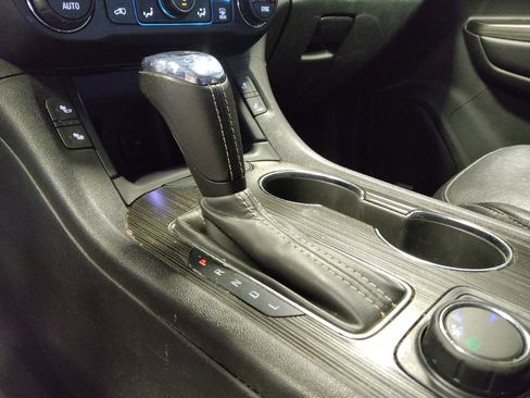 Used 2018 GMC Acadia SLT image 26