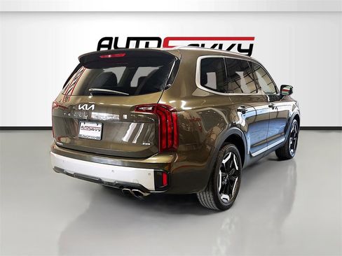 Used 2023 Kia Telluride S w/ S Sunroof Package image 7
