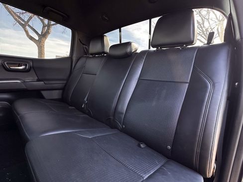 Used 2018 Toyota Tacoma TRD Sport w/ TRD Premium Sport Package image 10