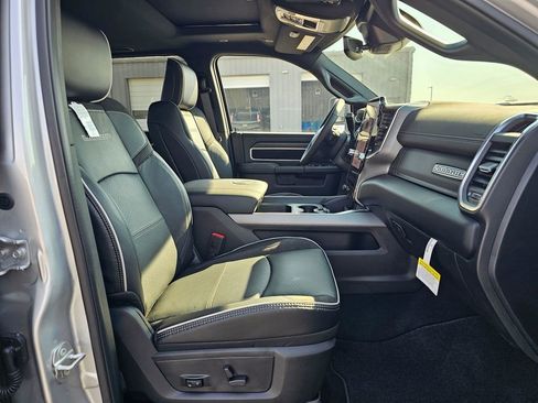 New 2026 RAM 2500 Laramie AWD/4WD image 14