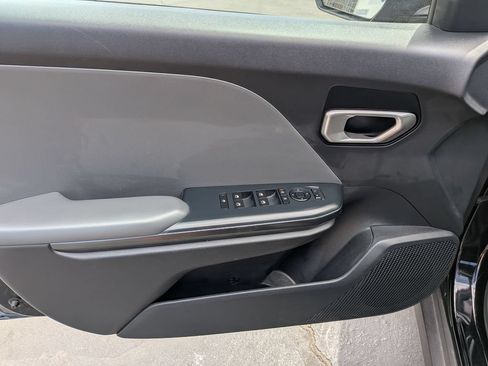 Used 2025 Kia K4 FWD image 11