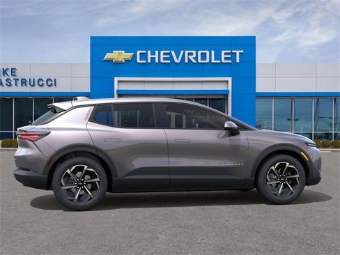 New 2026 Chevrolet Equinox EV LT image 5