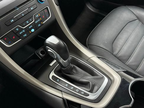 Used 2016 Ford Fusion SE w/ Equipment Group 202A image 15