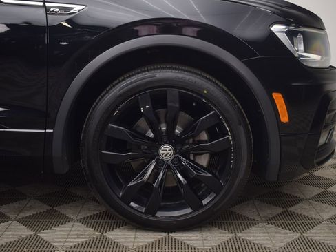 Used 2021 Volkswagen Tiguan SE R-Line image 33