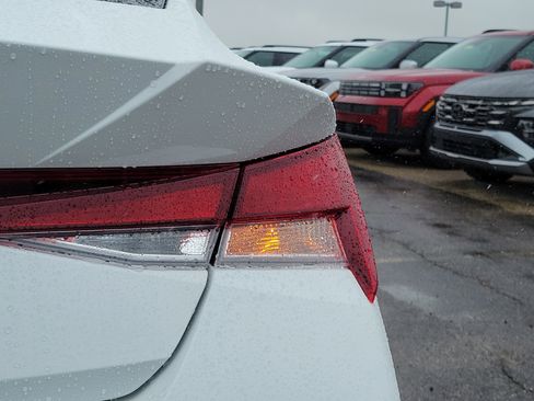 New 2026 Hyundai Elantra SE FWD image 7