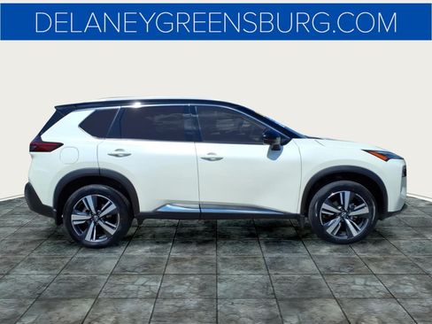 Used 2023 Nissan Rogue SL AWD/4WD image 2