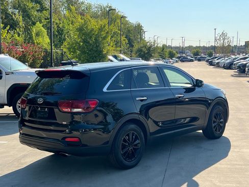 Used 2020 Kia Sorento LX FWD image 12
