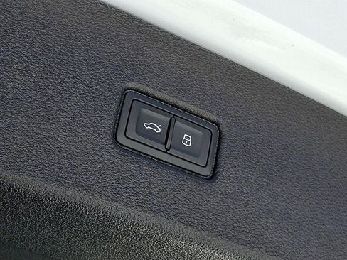 Used 2022 Audi SQ5 Premium image 33