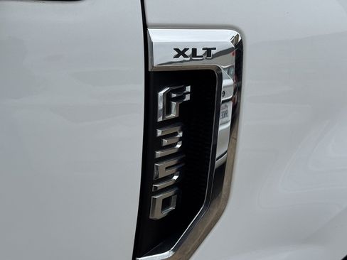 Used 2019 Ford F350 XLT w/ XLT Value Package AWD/4WD image 7