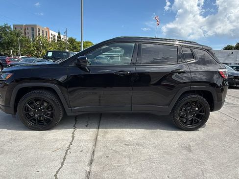 Used 2023 Jeep Compass Latitude AWD/4WD image 10