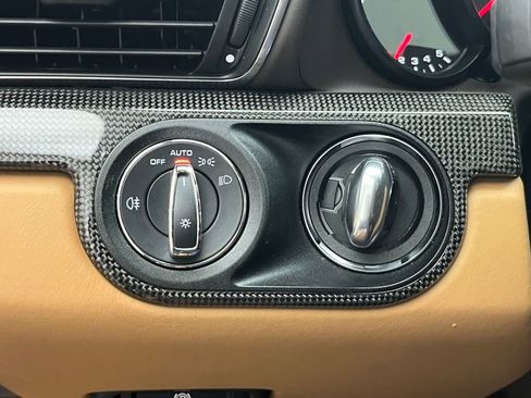 Used 2015 Porsche 911 Turbo S image 27