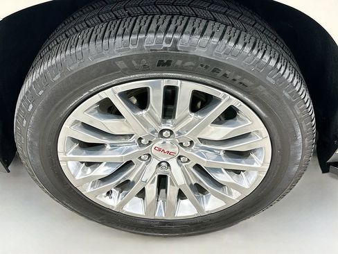 Used 2021 GMC Yukon Denali w/ LPO, Illumination Package RWD image 35