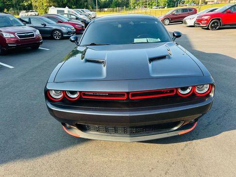 Used 2017 Dodge Challenger R/T RWD image 8