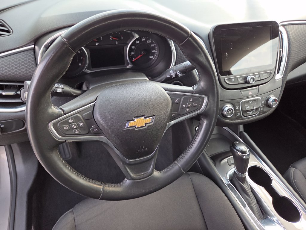 Used 2018 Chevrolet Malibu LT w/ Driver Confidence Package FWD image 32