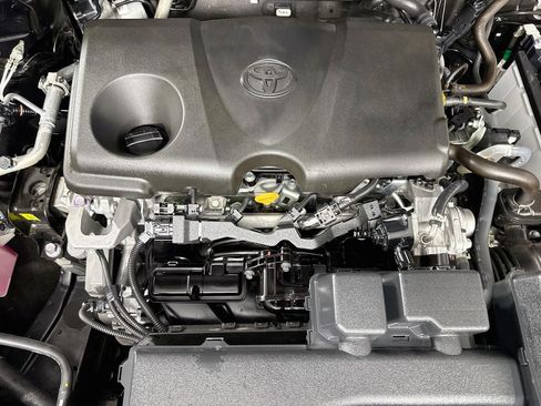 Used 2025 Toyota RAV4 XLE AWD/4WD image 39